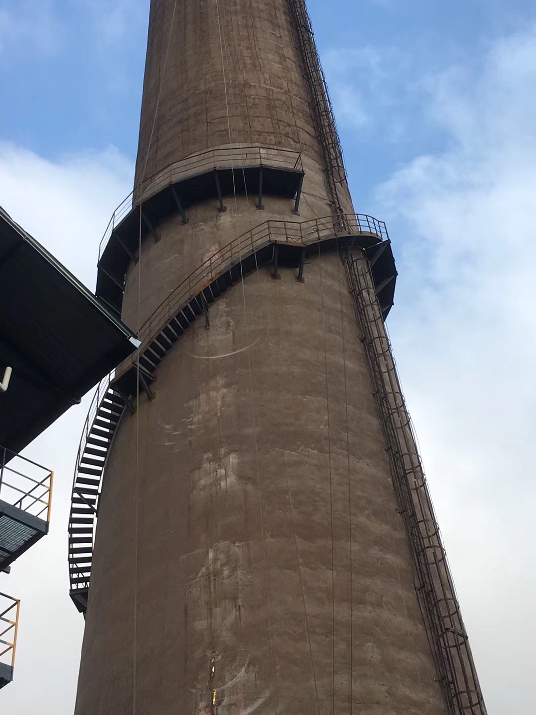 煙囪檢測平臺安裝